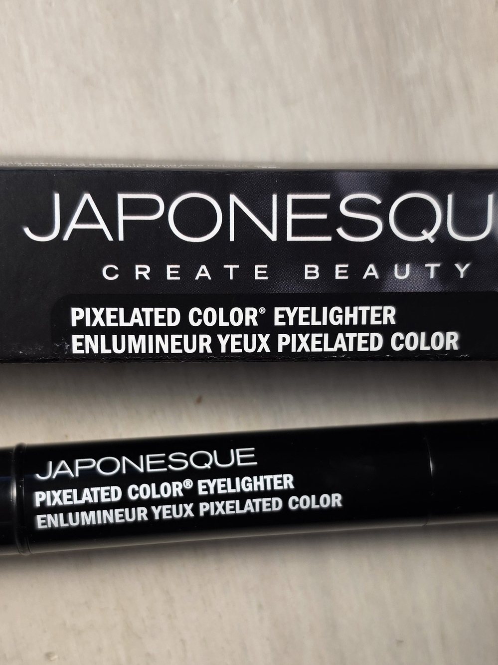 Japonesque Pixelated Color Eyelighter — Illuminating Highlighter (Black)
